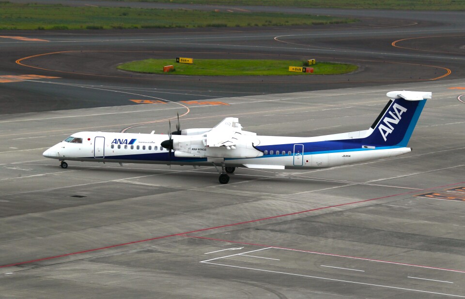 ANAウイングス Bombardier DHC-8-400 JA851A 中部国際空港 航空フォト