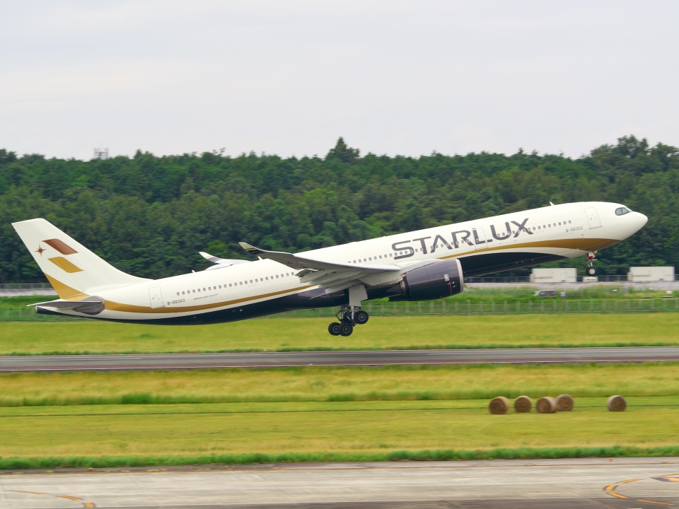 スターラックス航空 Airbus A330-900 B-58303 熊本空港 航空フォト