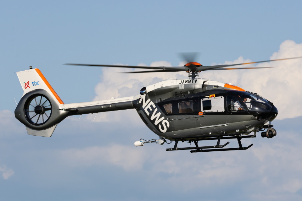 日本法人所有 Kawasaki BK117 JA88TV 仙台空港 航空フォト | by