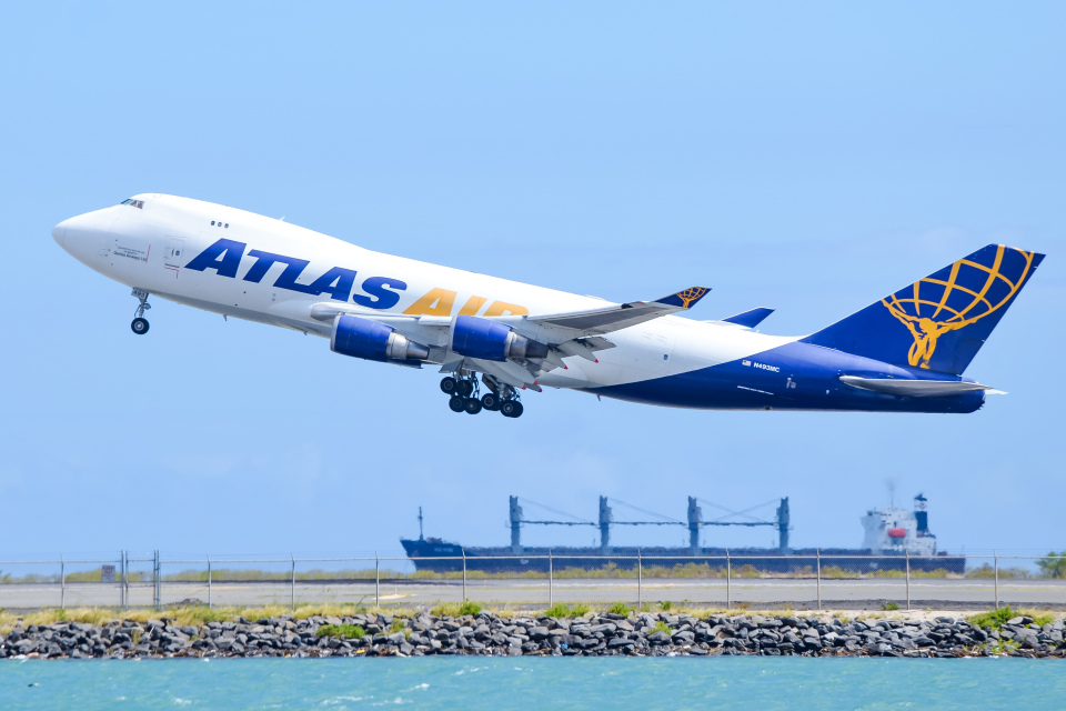 アトラス航空 Boeing 747-400 N493MC ダニエル・K・イノウエ国際空港