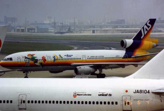 機体記号 : JA8551 (日本エアシステム) 航空機体ガイド | FlyTeam