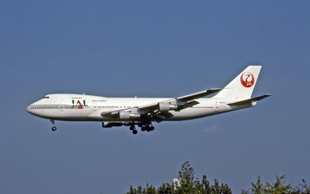 スーパーリゾート・エクスプレス (イエロー)」特別塗装機 日本航空