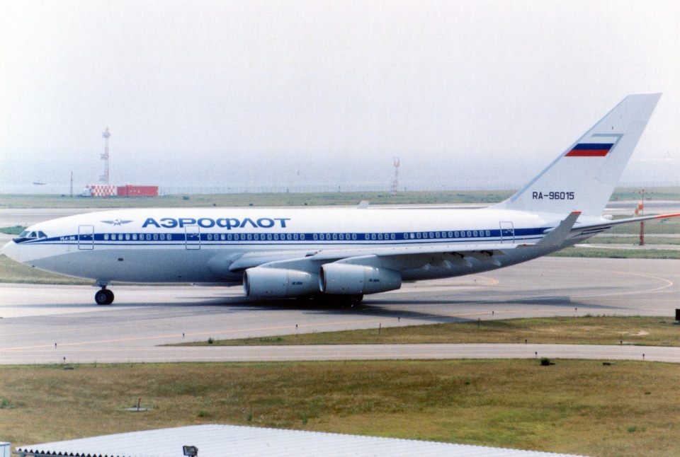 アエロフロート・ロシア航空 Ilyushin Il-96 RA-96015 関西国際空港