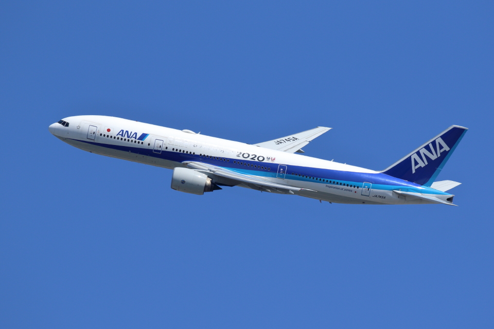 全日空 Boeing 777-200 JA745A 伊丹空港 航空フォト | by kaz787さん