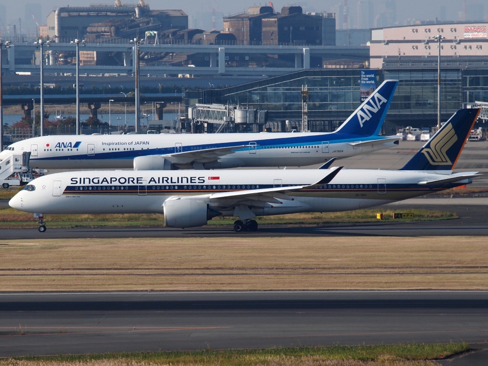 シンガポール航空 Airbus A350-900 9V-SHU 羽田空港 航空フォト | by