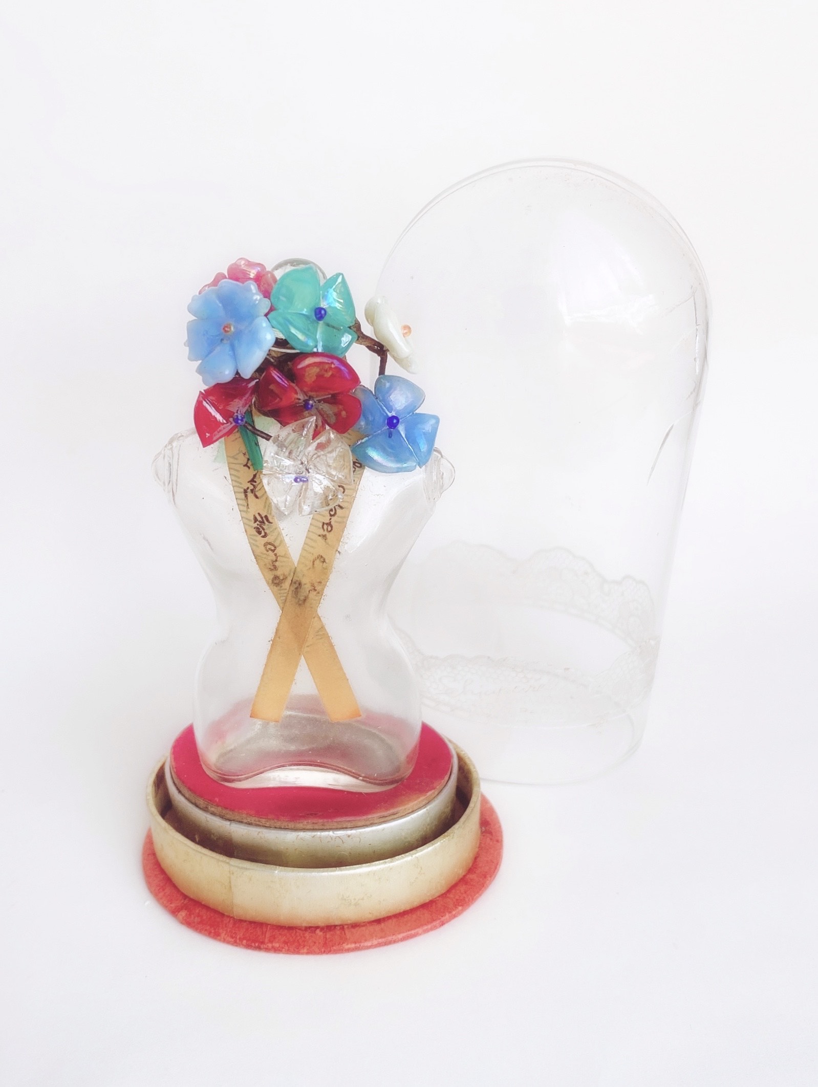 シャネルのライバル！？往年のファッションデザイナー、スキャパレリの