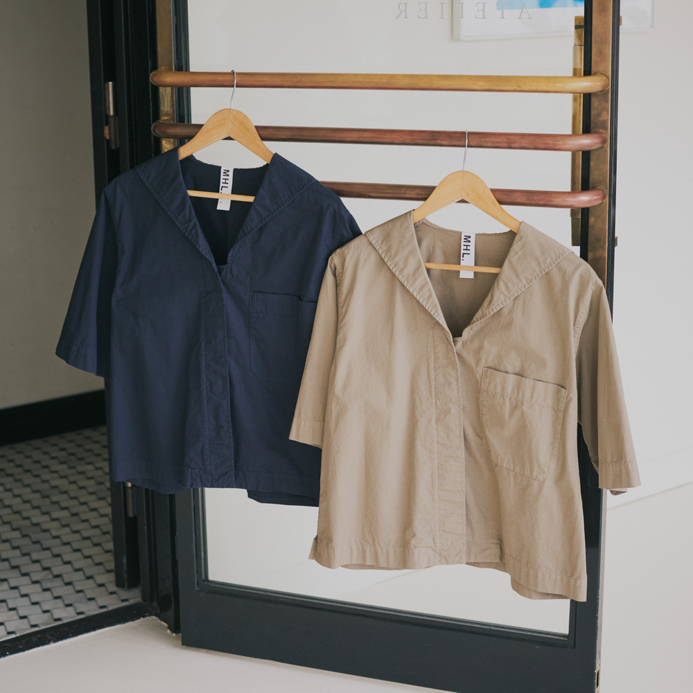 夏の新定番にしたい《エムエイチエル.》のセーラーカラーのシャツ