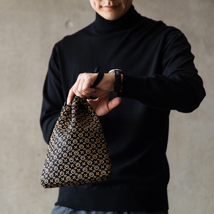 印傳の山本】合切袋 ”黒” 大 | 藤巻百貨店