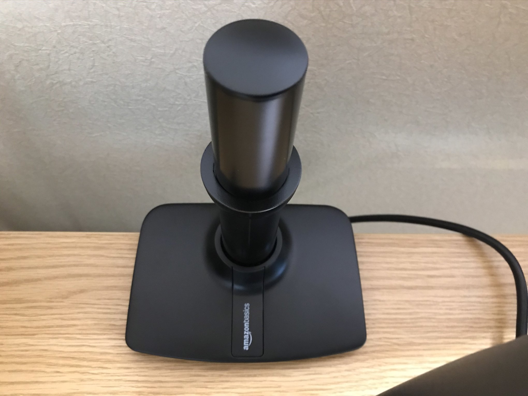 デュアルにする人は要注意！Amazonベーシックのモニターアームを2つ