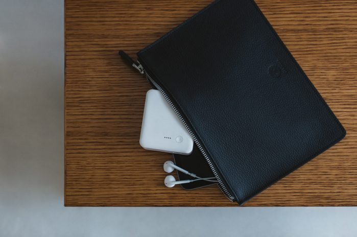 MATTE SHRINK(マットシュリンク) フラットポーチ｜マットシュリンク