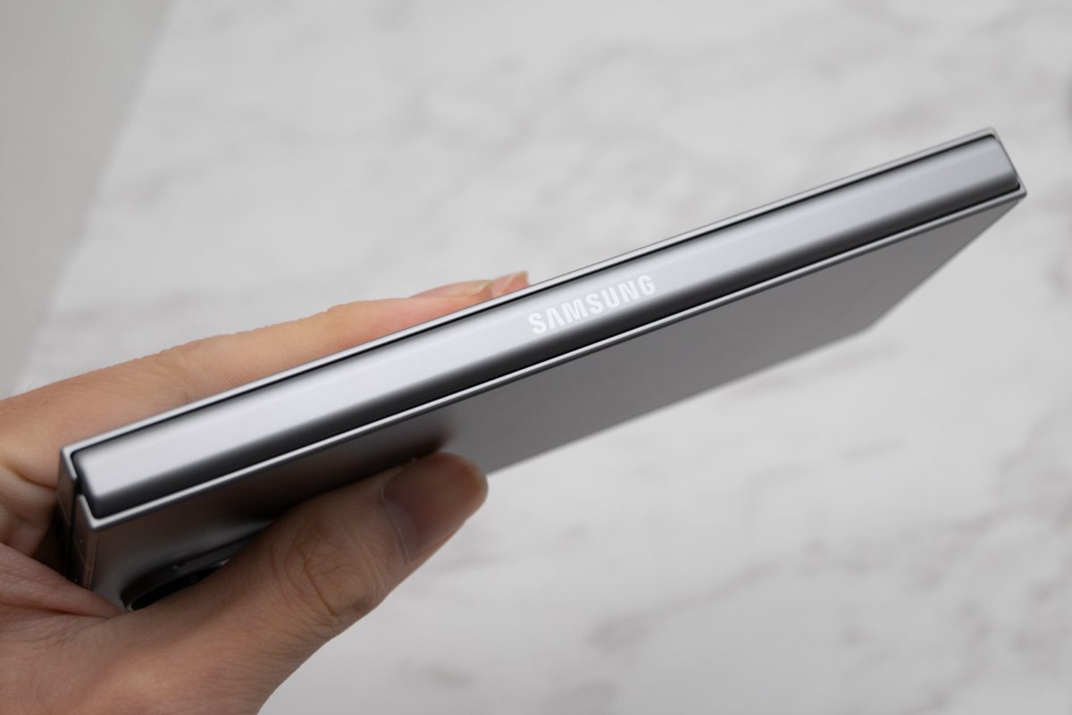 サムスン、“シリーズ史上最もスリム”な折りたたみスマホ「Galaxy Z