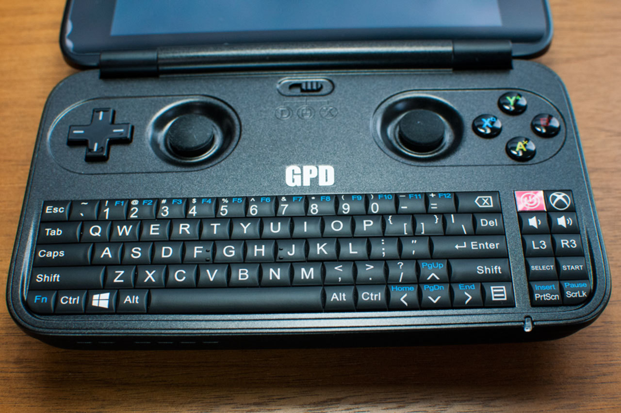 GPD WIN」今更ながら購入！超人気UMPCの新リビジョンはアルミシェルで