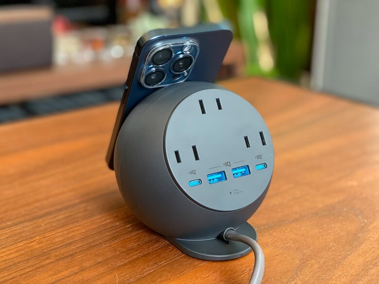 Anker MagGo Magnetic Charging Station (8-in-1) レビュー】卓上の