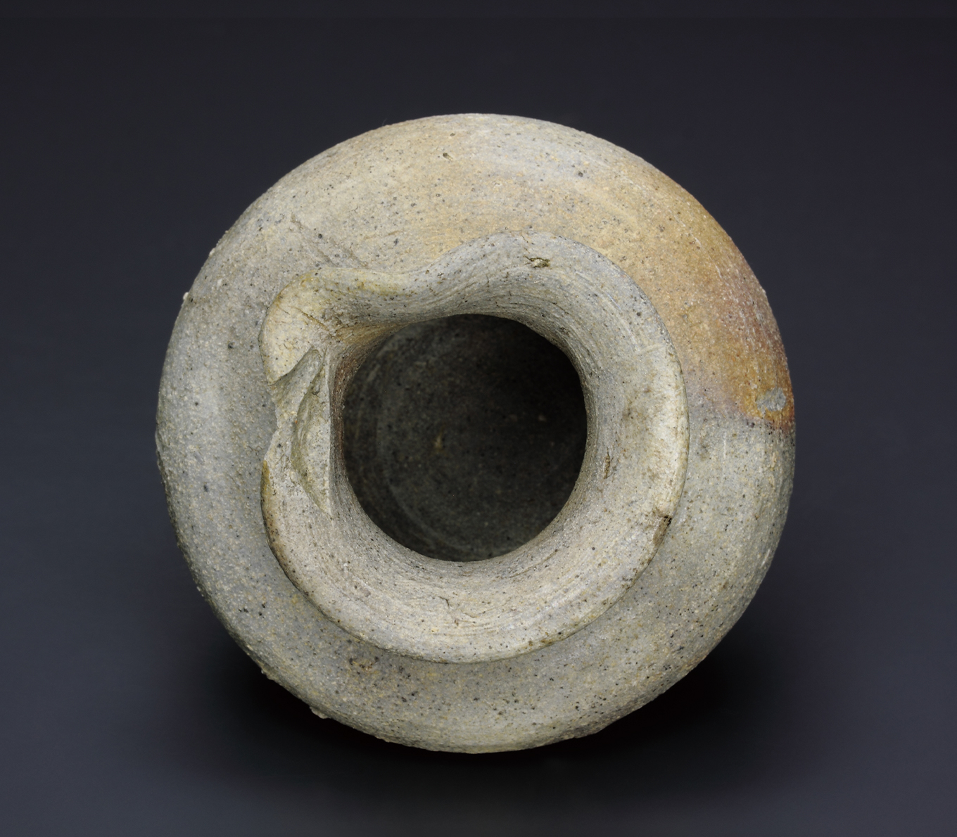 8. 備前雀口小壺 | やきものの常識は疑いやきものを信じよ