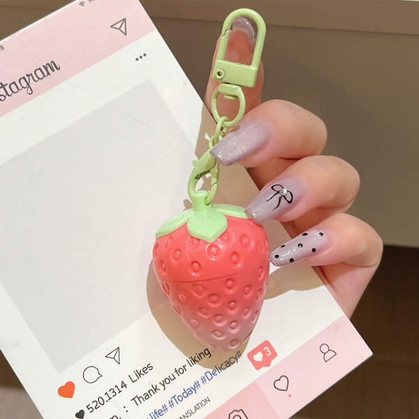 Qoo10] いちご リップクリーム 可愛い 保湿 コ