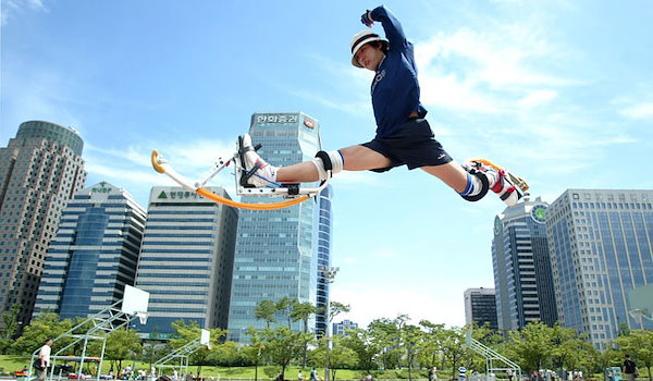 Qoo10] スカイランナー弾力性ジャンピングシューズ