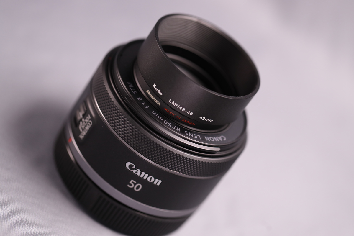 RF50mm F1.8 STMはレンズフード非同梱です (ES-65B) – Photographer