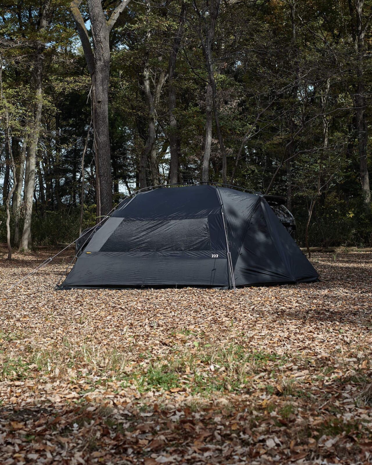 VAN LIFE SUPPLY×muracoのコラボによってできたカーサイドタープ