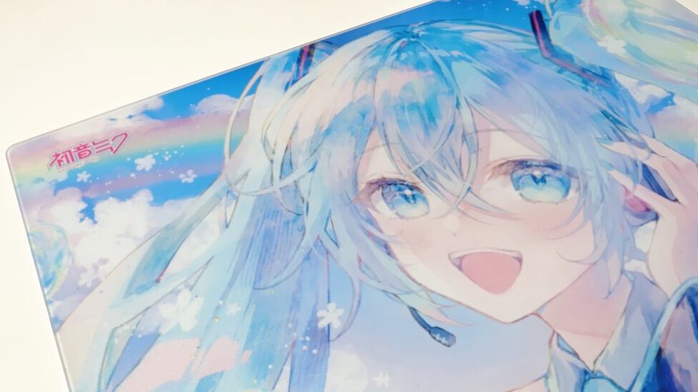 初音ミクとWALLHACKのコラボ第2弾「Summer Miku」ガラスマウスパッド