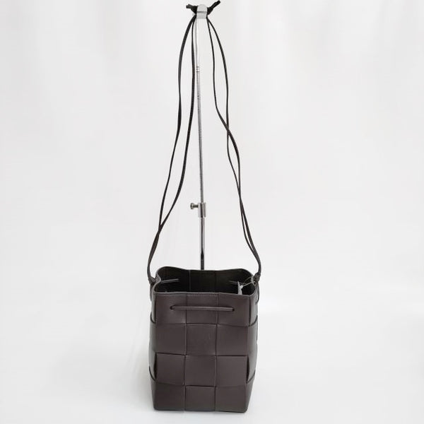BOTTEGA VENETA スモールカセット クロスボディバケットバッグ