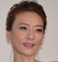 B'z稲葉浩志・美奈子夫妻、SMAP木村拓哉&工藤静香カフェでランチ姿を