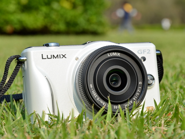 価格の安さに負けて（!?）初のミラーレス一眼を『パナソニック LUMIX