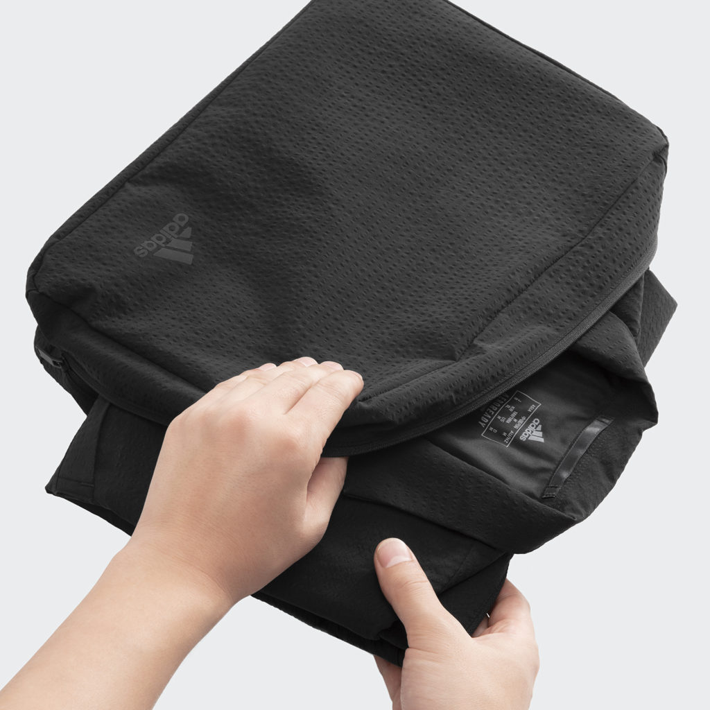 畳んで持ち運び可能なスーツ！アディダスとイセタンメンズの共同開発