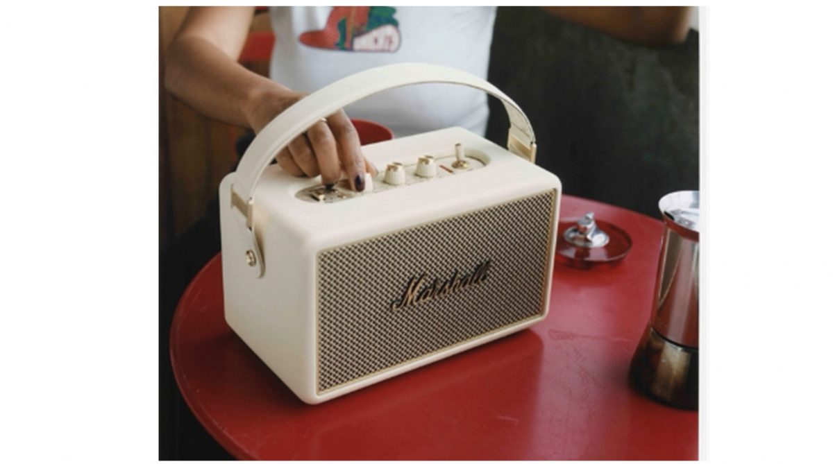 最大50時間再生を誇る、Marshallのポータブルスピーカー！独自の全方位