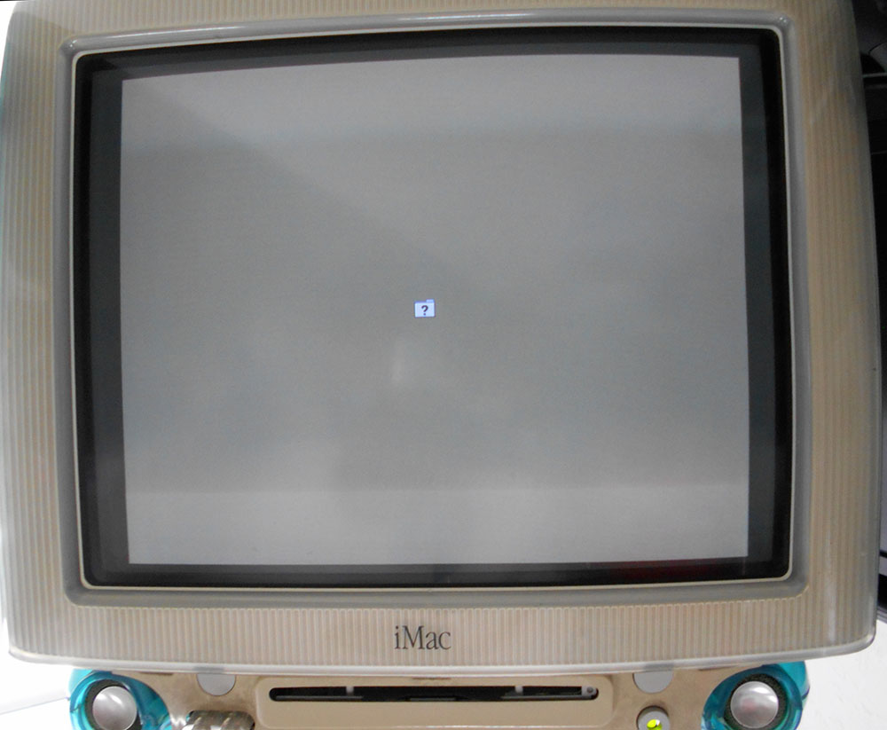 iMac G3 「スロットローディング」 フォルダーマークで起動しない