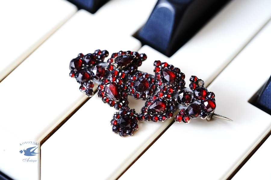 アンティークボヘミアンガーネットブローチ4.3×2.6cm ga-925の通販