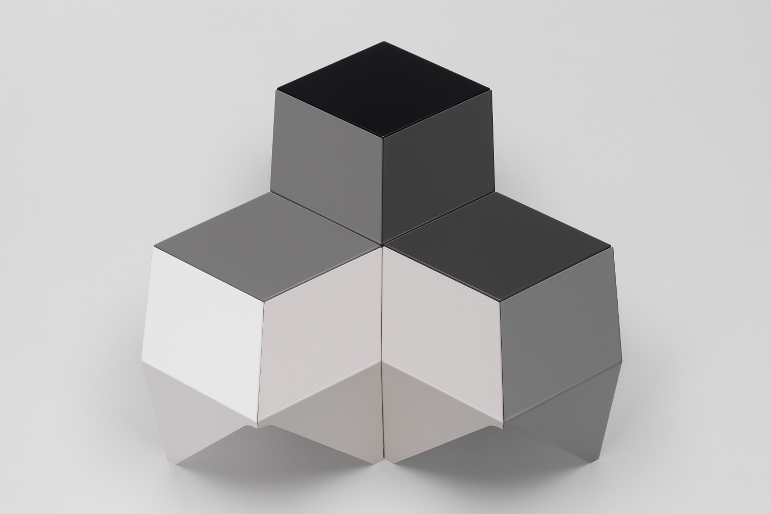 プリズマティック テーブルの通販 | 家具・インテリア通販 MAARKET