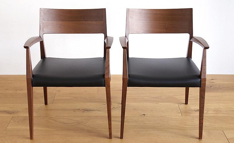 展示特価】 日進木工 ダイニングチェア 2脚セット アームチェア/肘付き