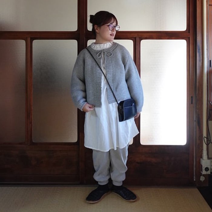 kawasakiさんコラボ】NARU(ナル) コットンリネンフリルネックブラウス