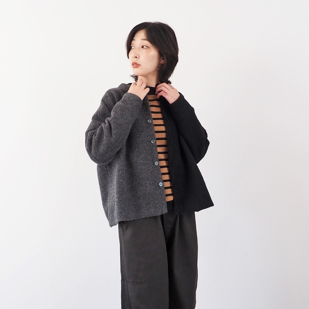 NARU(ナル) トラベルウールプレミア バイカラーカーディガン 665225