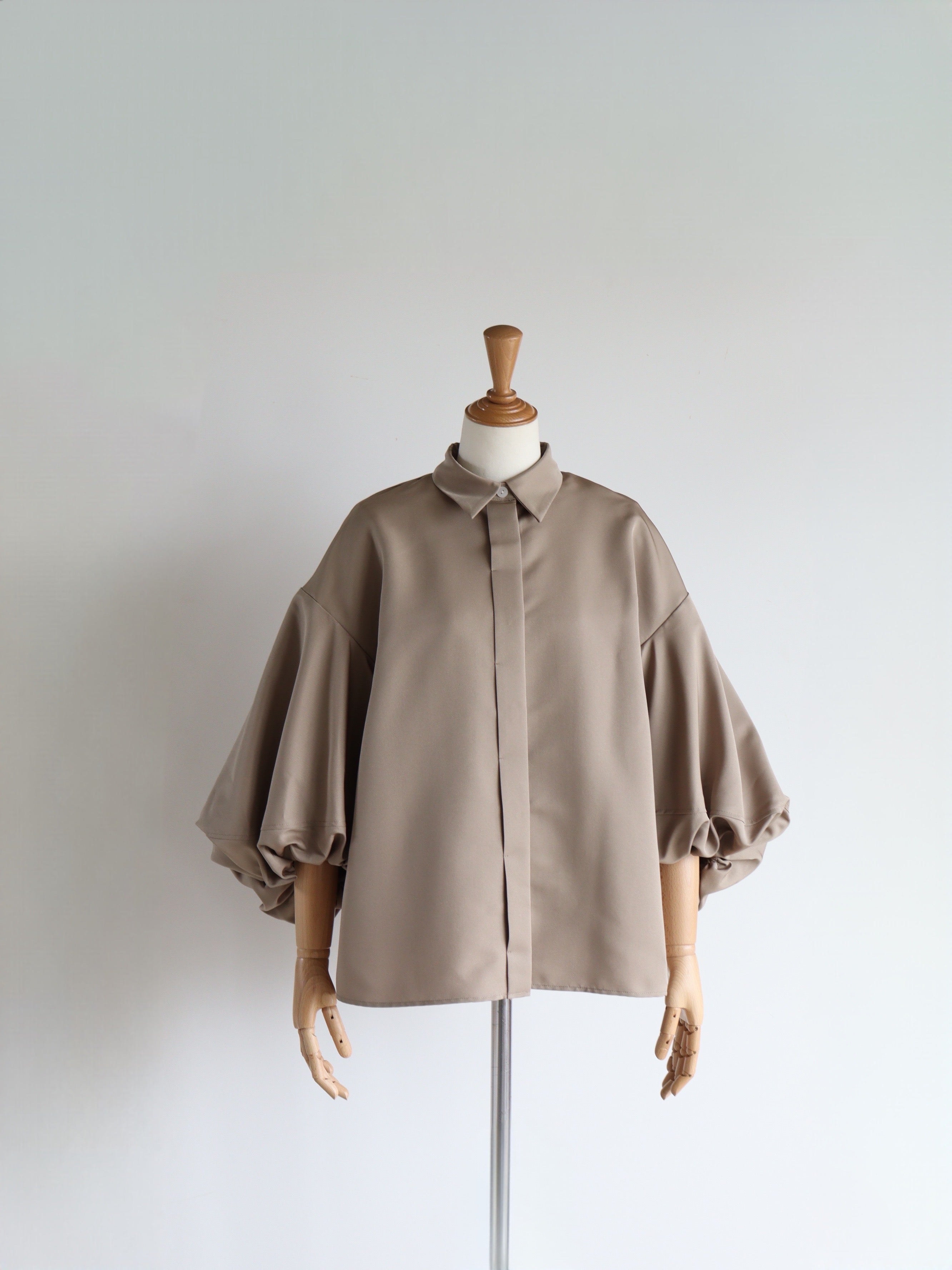 St.cecilia ロングブロウシャツ – GIRLISH