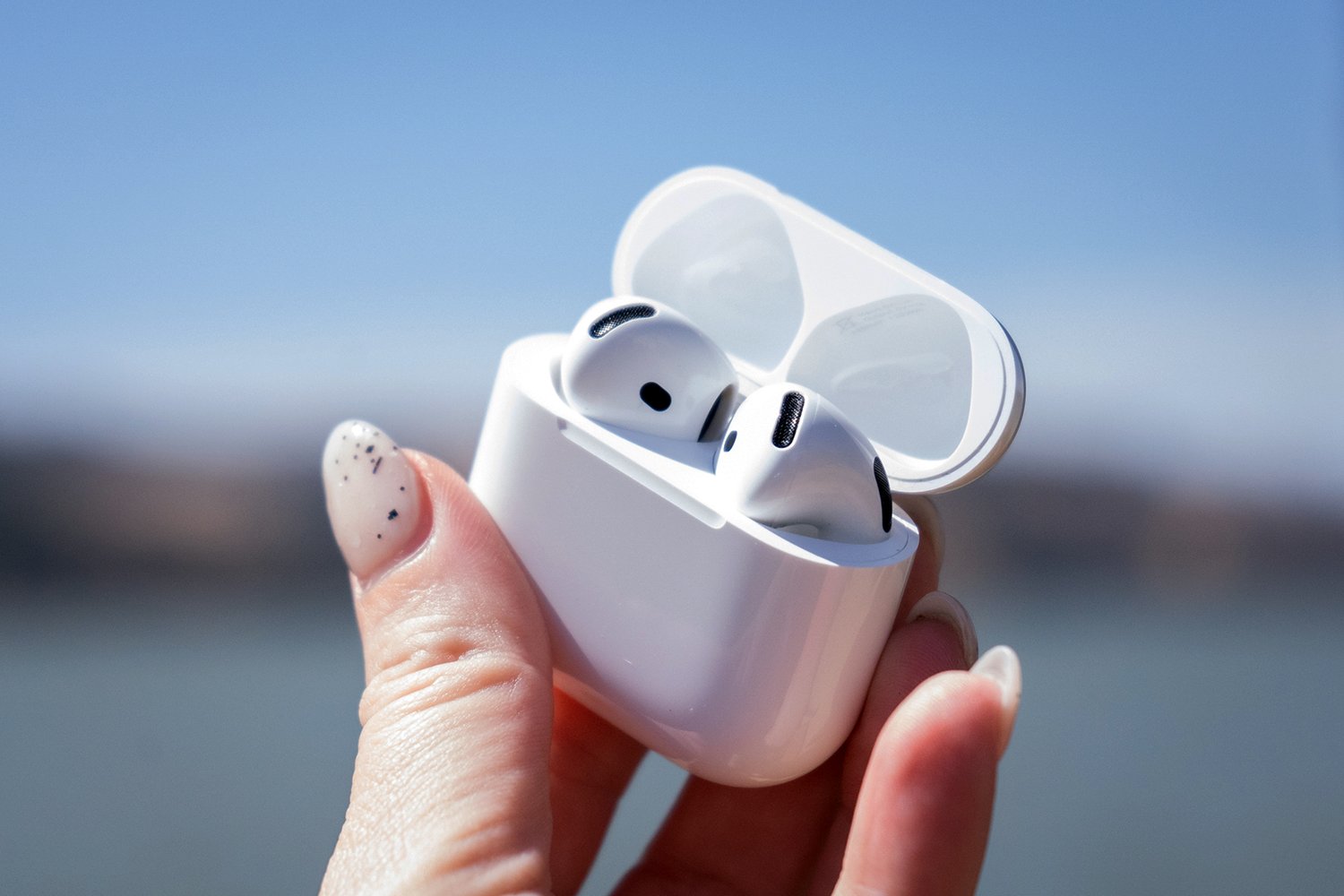 Apple AirPods 4 Impressions: Mute the World
