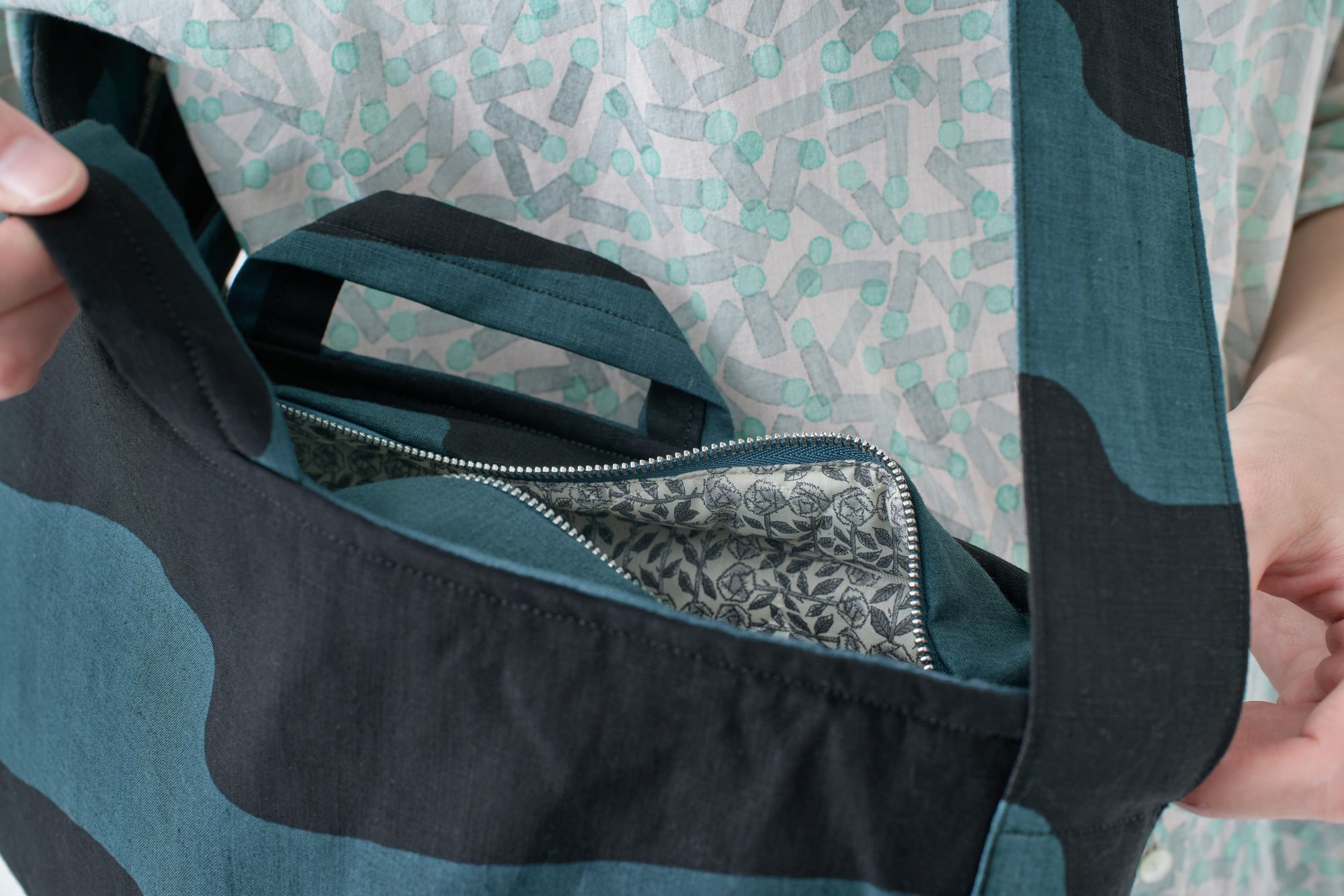 wind flag ショルダーバッグ - minä perhonen