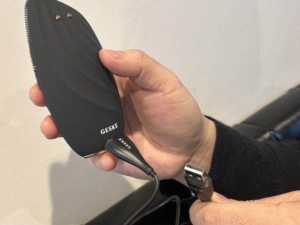 電動洗顔ブラシとエイジングケア「GESKE（ゲスケ）」レビュー | Cheer