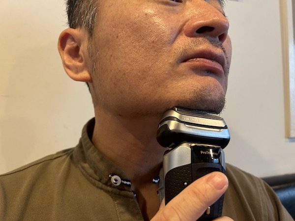 電動シェーバーブラウンがさらに進化。剃り心地を編集部で体験してみた