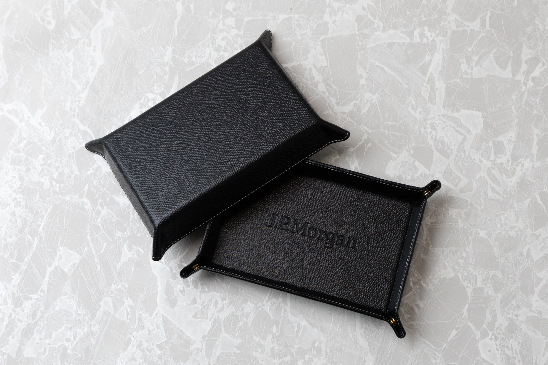 本革ウォッチトレー＜L＞｜高級レザー使用の名入れ可能な記念品