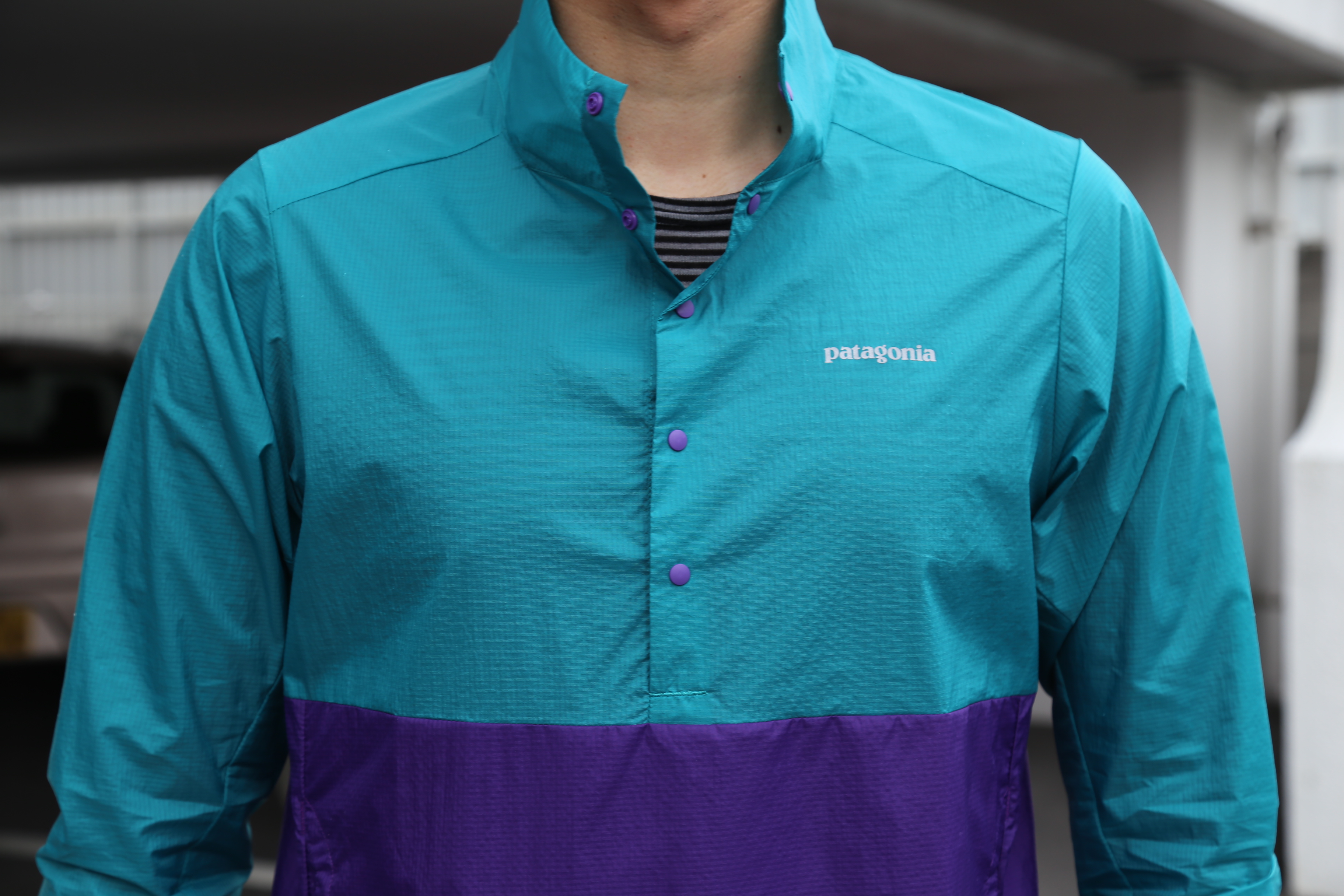 重さ99グラムのpatagonia/パタゴニアのメンズ・フーディニ・プル