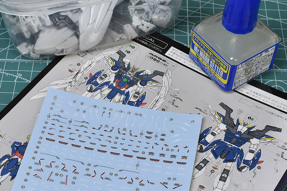 ネ*ル様 RG 1/144 ウイングガンダムゼロ 組立品 シール貼り付け・簡易