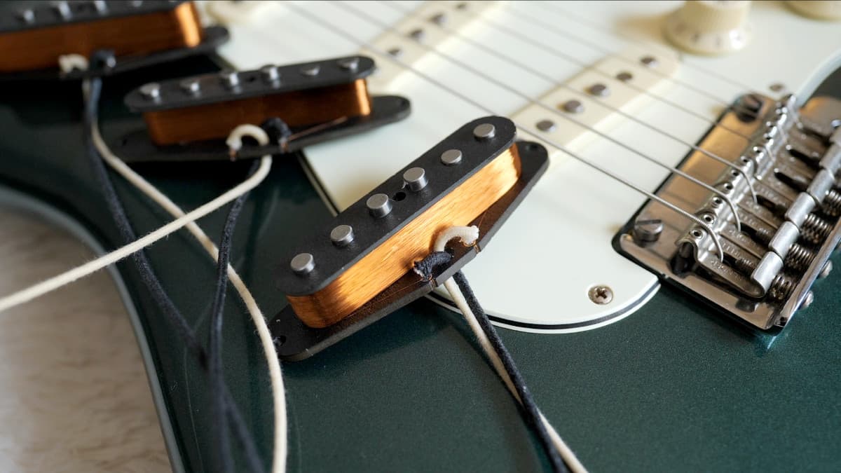 ギターピックアップ完全ガイド - 種類から選び方・交換方法まで