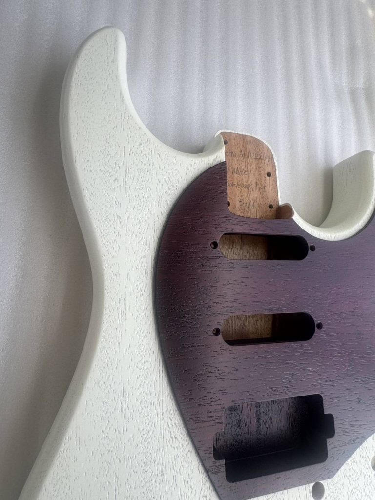 楽器完成】弾き手に寄り添うエレキギターSuzukaGuitarDesign/Sierra