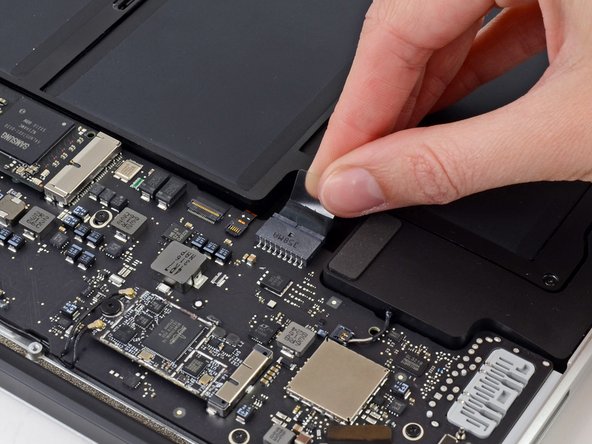 MacBook Air 13インチEarly 2015のバッテリー交換 - iFixit 修理ガイド