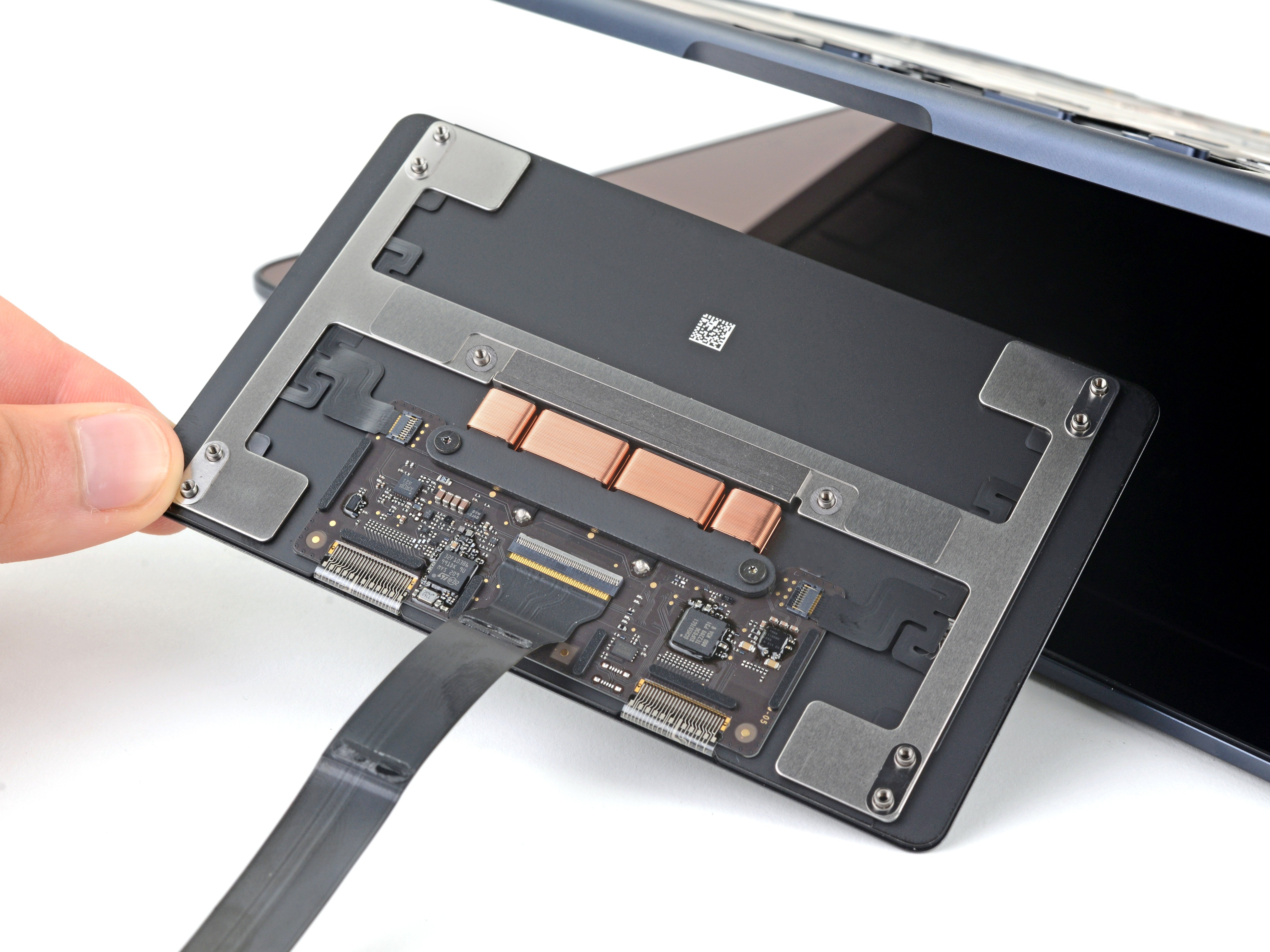 MacBook Air 2022 (M2) トラックパッドの交換 - iFixit 修理ガイド