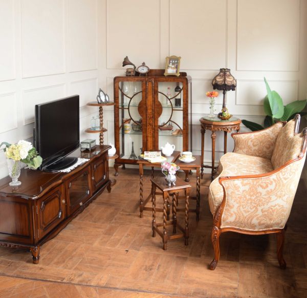 アンティーク風のネストテーブル（テーブル3台セット）(y-107-f