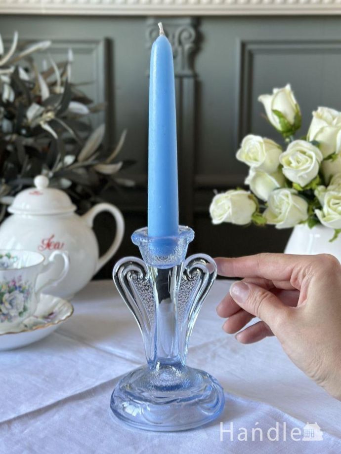 爽やかなブルー色のアンティークガラスの燭台、アンティークの