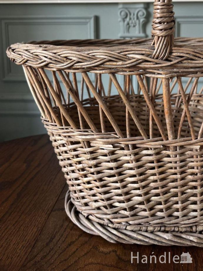 フランスから届いたオシャレなバスケット、透かし編みデザインが可愛い