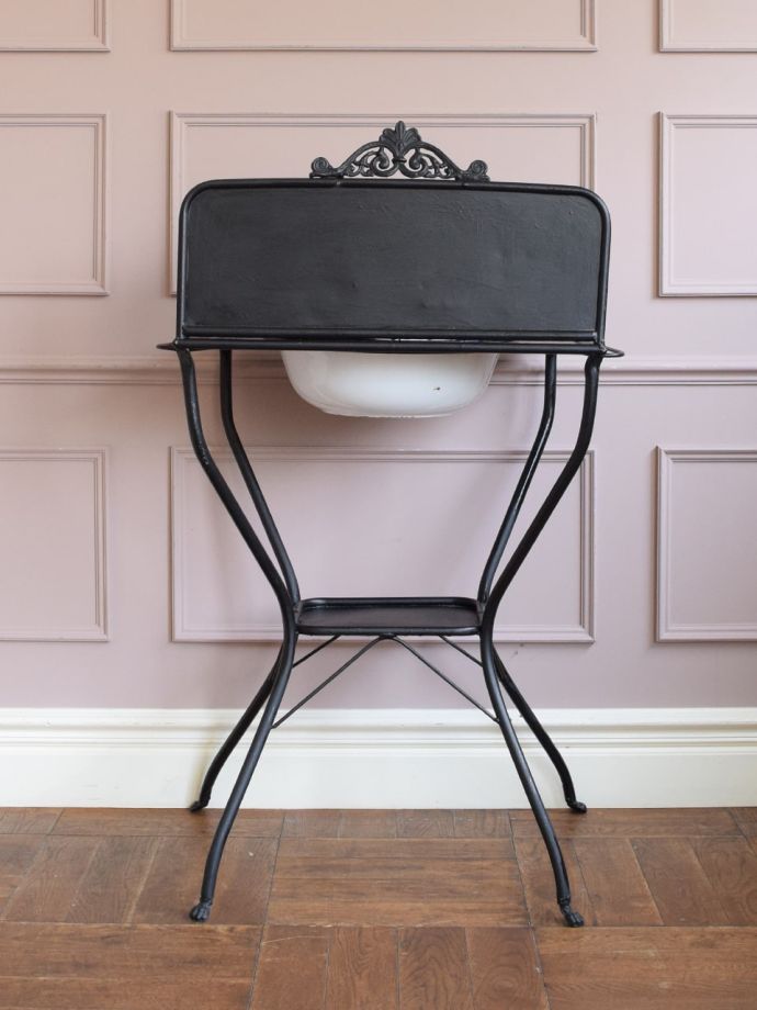 フランスから届いたアンティークの洗面台、オトナ色のウォッシュ